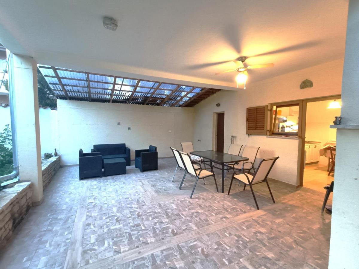 Apartment Pletikos Premantura Buitenkant foto